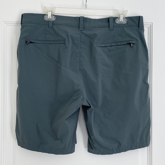 J. Crew 9" Stretch Tech Shorts - 34 - Picture 3 of 4